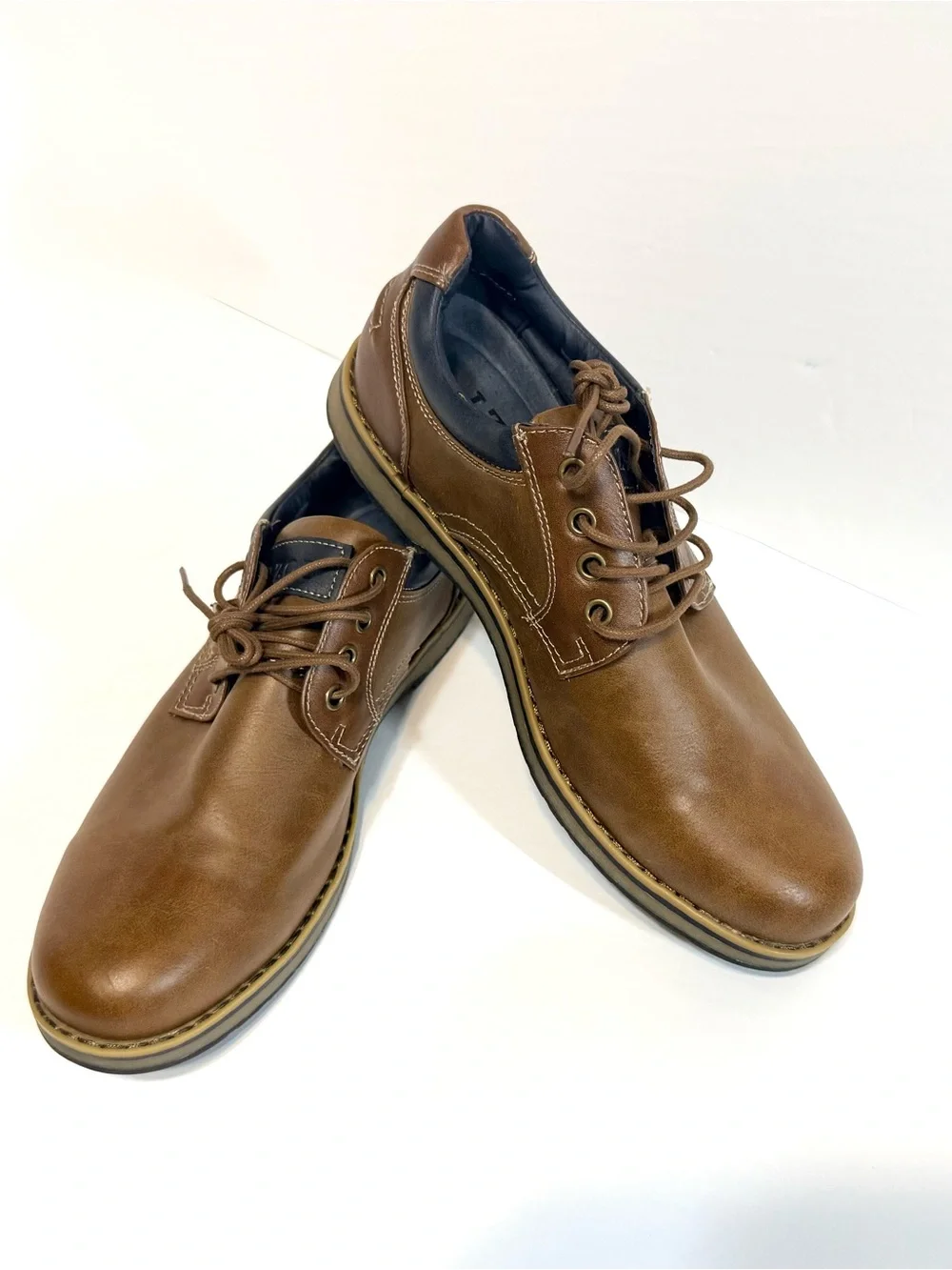 IZOD Cal Oxford Lace Up Casual Shoes Mens 9.5 NWOT
